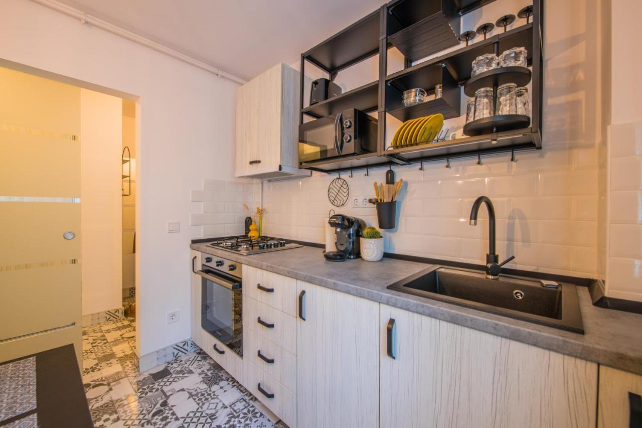 Kitty Sunflower Apartment Alba Iulia Zewnętrze zdjęcie