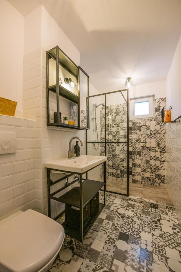 Kitty Sunflower Apartment Alba Iulia Zewnętrze zdjęcie