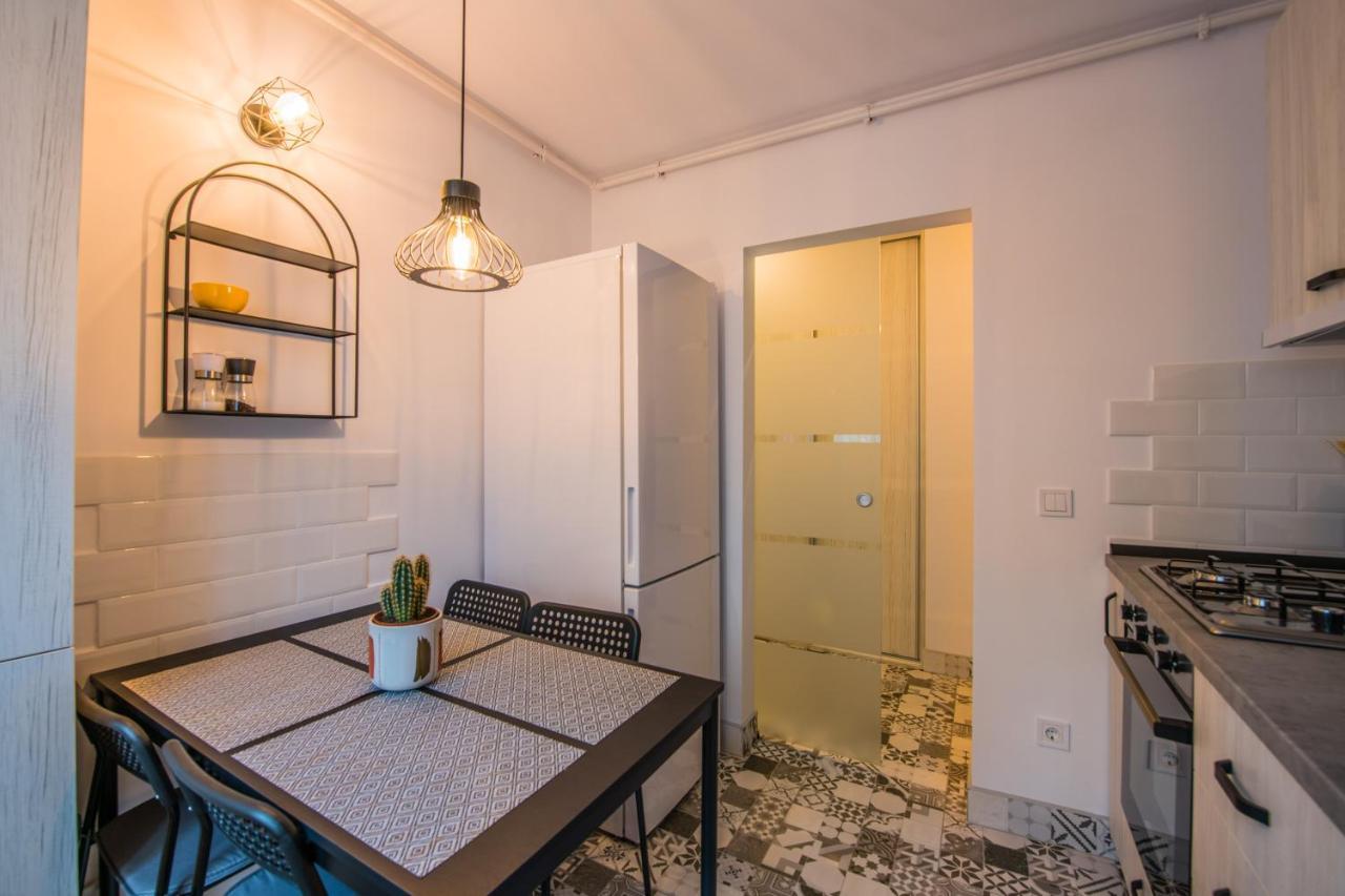 Kitty Sunflower Apartment Alba Iulia Zewnętrze zdjęcie